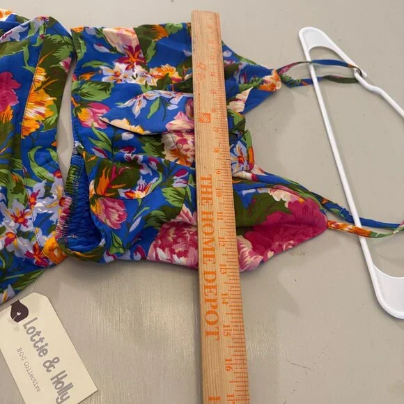 Tropical Floral Two Piece Short Set Size Medium - Picture 4 of 9